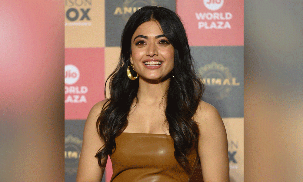 Bollywood actress Rashmika Mandanna poses for a photograph during the promotion of her upcoming film 'Animal' in Mumbai on November 30, 2023. Photo : AFP