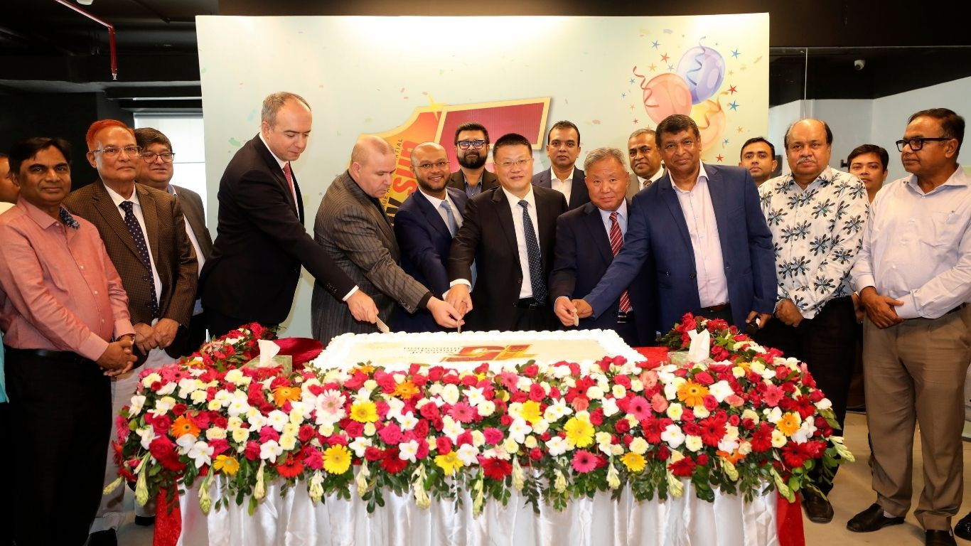 Daily Sun celebrates its 15th founding anniversary on Sunday amid grand festivity, and a rich presence of foreign diplomats.