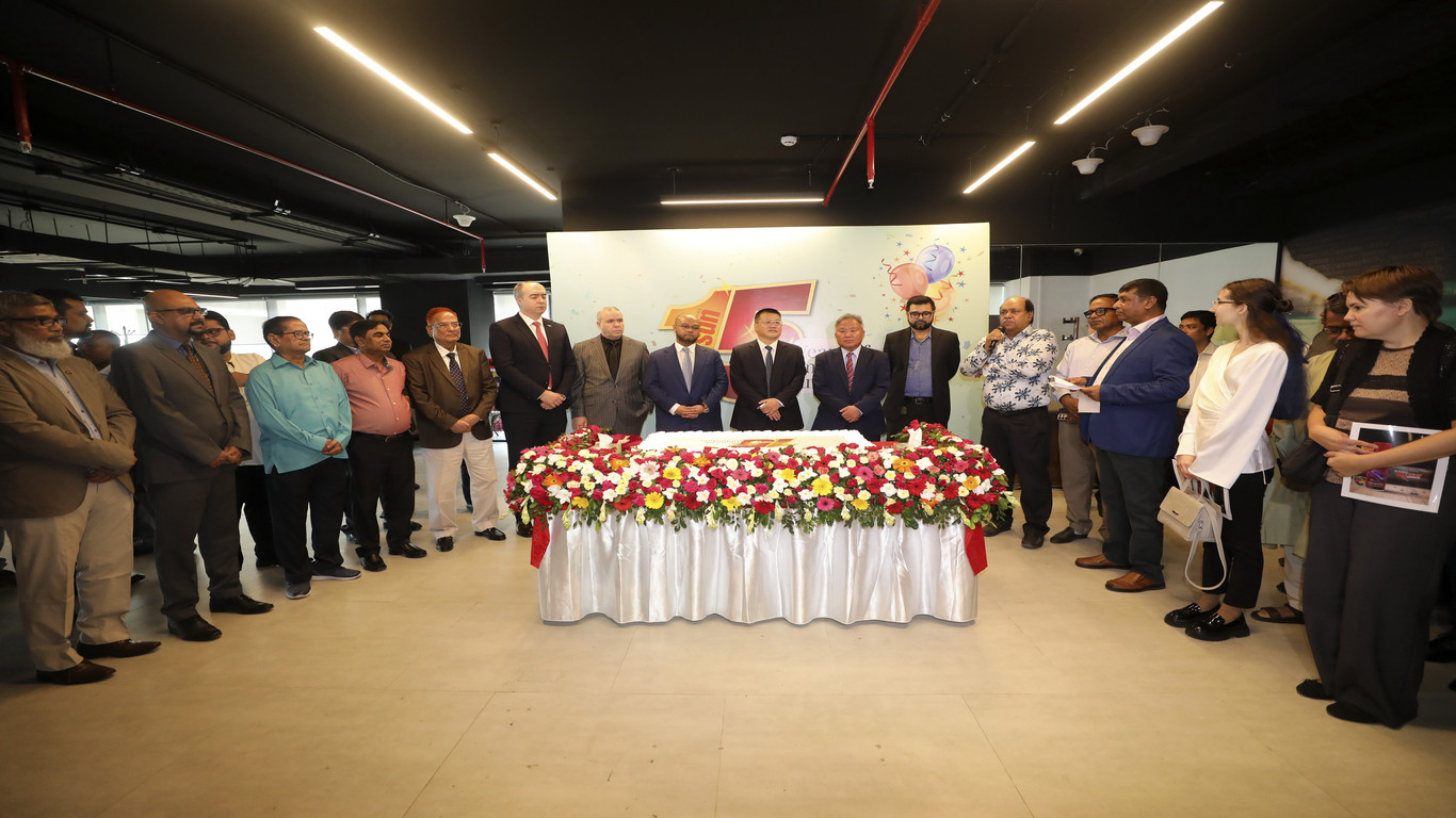 Daily Sun celebrates its 15th founding anniversary on Sunday amid grand festivity, and a rich presence of foreign diplomats.