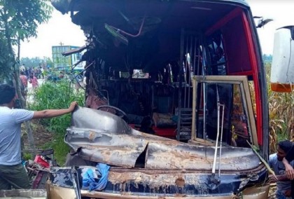 Road crash kills father, son in Rangpur