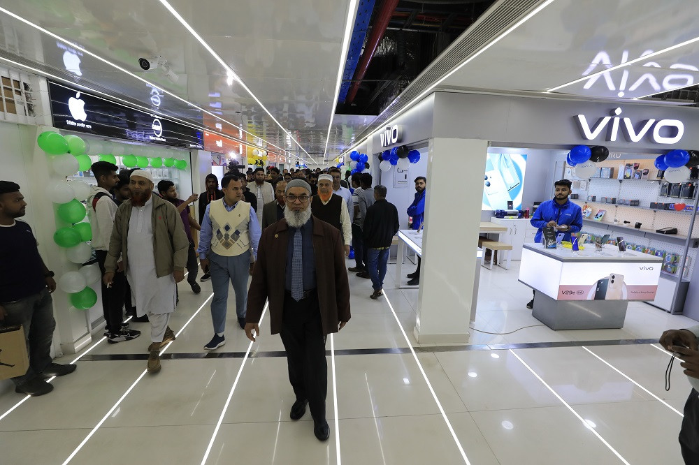 Bashundhara City opens premium spaces for mobile phones, apparels