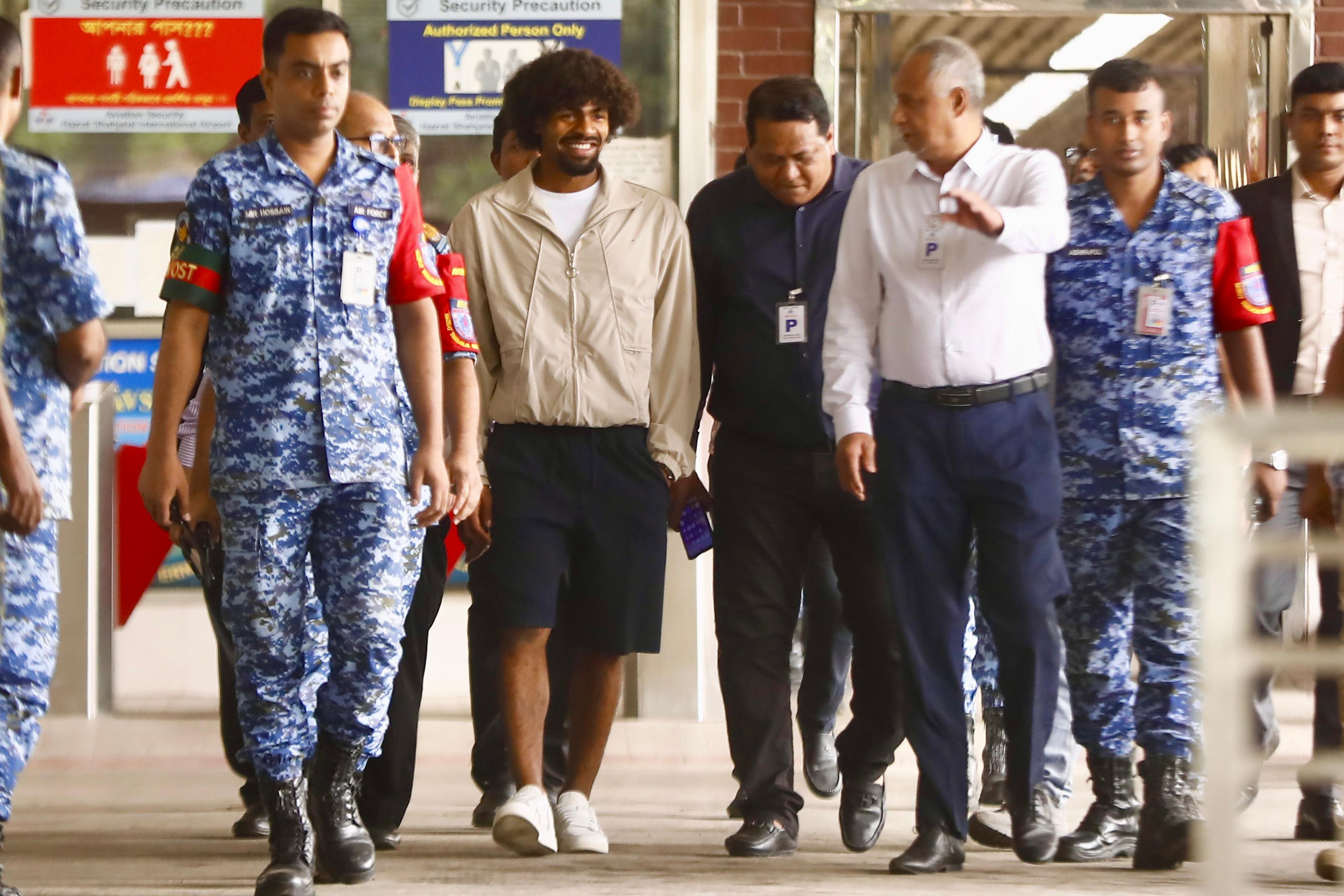 Hamza arrives in Dhaka for Singapore showdown