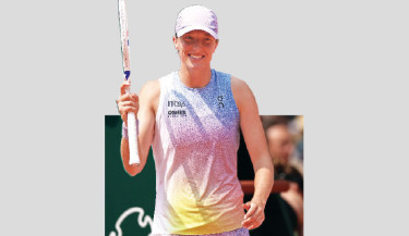 Swiatek and Sabalenka set up French Open semi duel