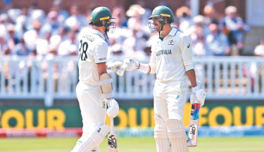 Starc shines as Australia set South Africa 282 to win