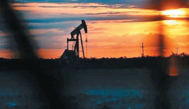 Oil edges down, stocks  mixed but Mideast war fears elevated