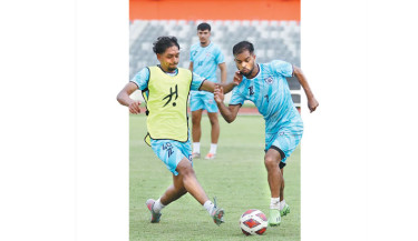 Expat players sweat it out during the first day of the trial ‘BFF Next Global Star’ at the National Stadium on Saturday. —BFF PHOTO