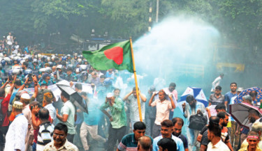 Sacked BDR members clash with police during protest march