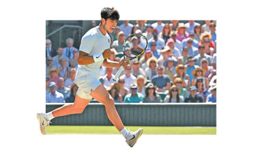 Alcaraz subdues Fritz to reach third successive Wimbledon final
