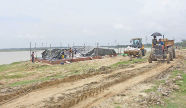 Locals frustrated as miscreants obstruct embankment construction in Banshkhali