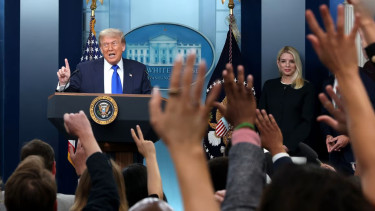 Trump denies writing 'lewd note,' seeks release of additional case files