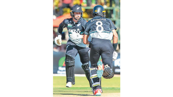 Henry, Conway take New Zealand to easy win