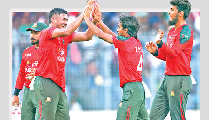 Tigers cruise past Pakistan in series opener