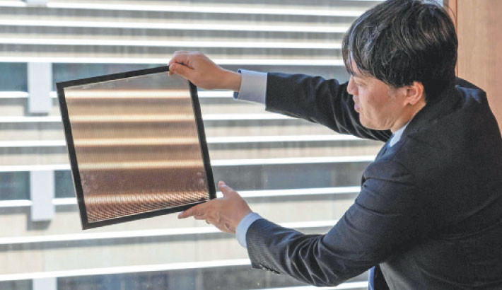 Japan sees bright future for ultra-thin, flexible solar panels
