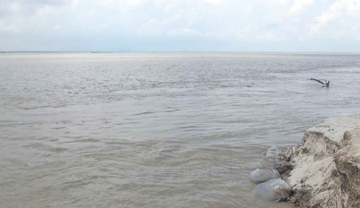 Teesta swells: Flood threat looms over 4 districts