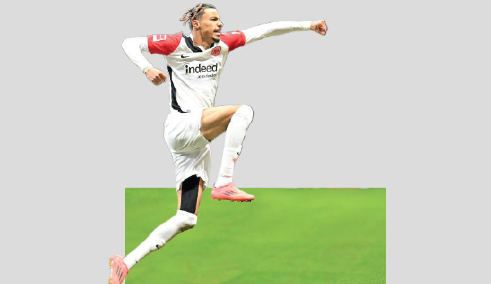 Liverpool agree to sign Frankfurt striker Ekitike