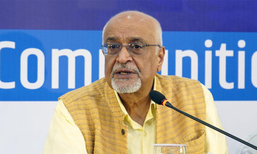 I've never seen such innocent, blameless govt: Debapriya