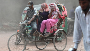 Dhaka’s air again turns ‘unhealthy for sensitive groups’
