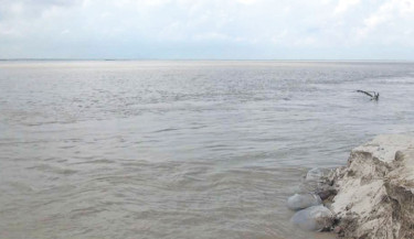 Teesta swells: Flood threat looms over 4 districts