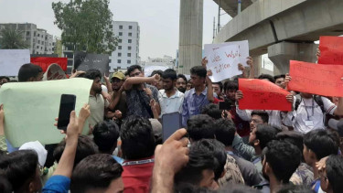 Students threaten road blockade if no govt response by 12:30pm