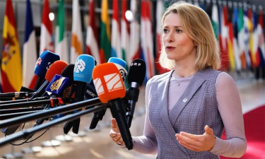 EU top diplomat tells Israel to stop killing Gazans at aid points