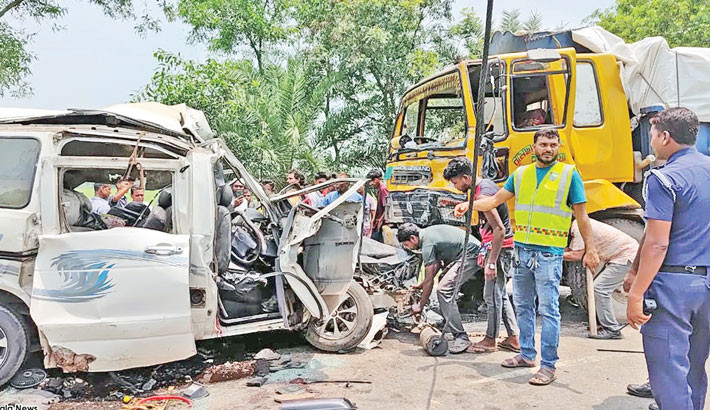 Journey to see ill relative claims 8 lives in Natore