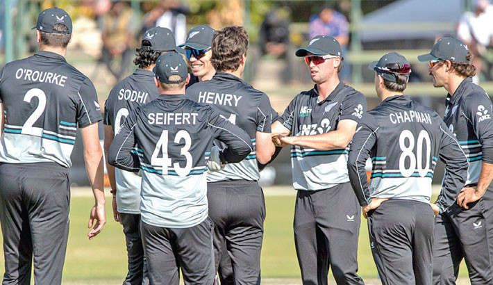 Unbeaten New Zealand thrash Zimbabwe