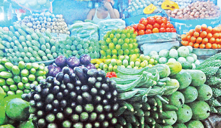 Vegetable prices remain stable, Hilsa gets slightly cheaper