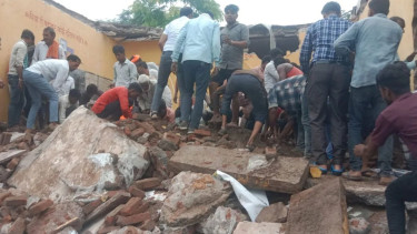 Seven children killed in India school roof collapse: Police
