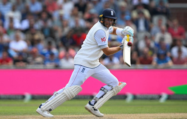 England's Root climbs to third on Test run-scorers list