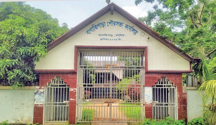 ‘Irrelevant’ municipality bills haunt Natore’s Bagatipara residents