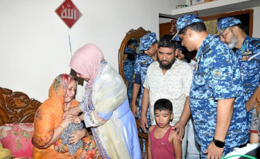 Air Force Chief visits grieving families of tragic aircraft accident