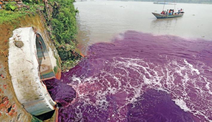 The photo, taken from the capital’s Shyampur on Sunday, shows a stream of untreated chemical waste from dyeing factories being discharged directly into the River Buriganga. The discharge of sewage and industrial waste has been polluting the river known as the lifeline of Dhaka for decades.
Reaz Ahmed Sumon