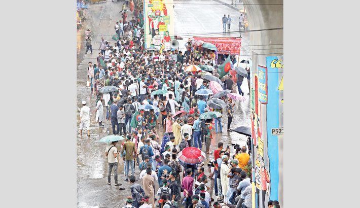 Injured protesters block Shahbagh demanding July Charter