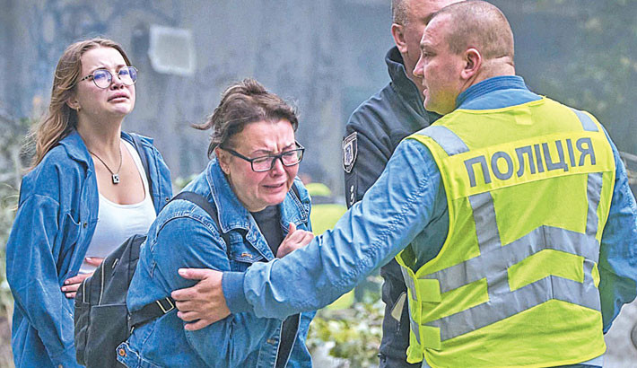 Kyiv mourns after Russian attack kills 31