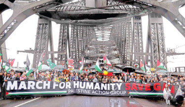 Tens of thousands turn out for Sydney pro-Palestinian march