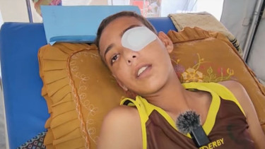 Israel forces shoot Palestinian boy in eye at aid site