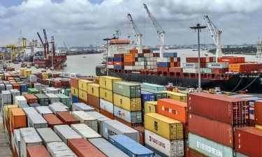 Chattogram port authority plans to reduce vessels to ease congestion