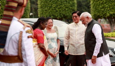 Philippines' Marcos strikes defence deals in India