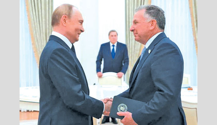 Putin meets US envoy Witkoff ahead of sanctions deadline