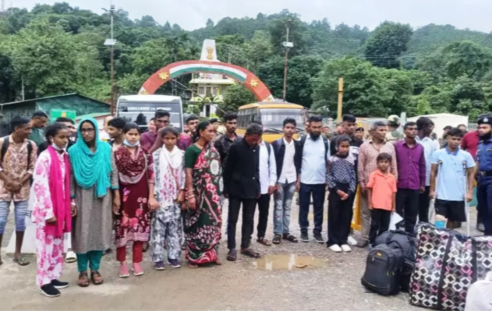 22 Bangladeshis return home after serving jail in India