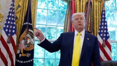 Trump opens door for crypto in retirement accounts