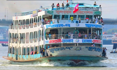 Launch services on Paturia-Daulatdia route resume after 13 hrs