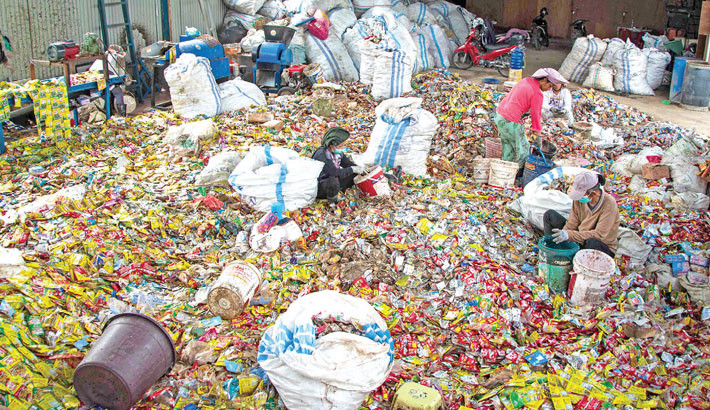 Oil industry presence surges at UN plastic talks: NGOs