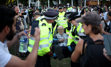 UK police arrest 466 for backing banned pro-Palestine group