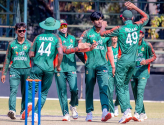 Bangladesh U19s clinch tri-nation trophy