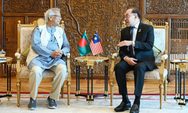 Anwar Ibrahim, Prof Yunus hold bilateral talks in Putrajaya