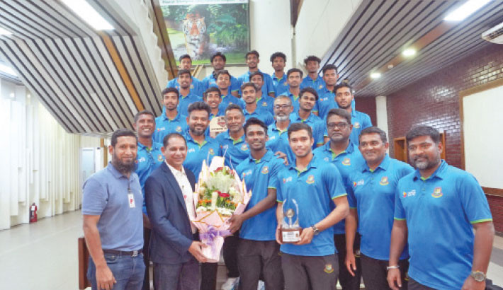 Triumphant Junior Tigers return home