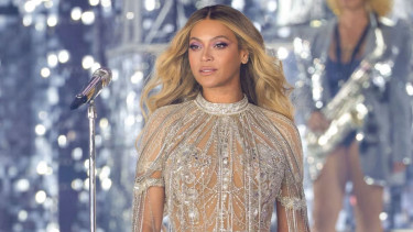 Beyoncé wins first Emmy, for 'Beyoncé Bowl' halftime show