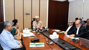 Govt plans to bring all public servants under Universal Pension Scheme: Finance secy