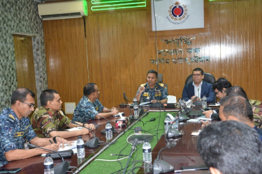 Navy, tariff officials inspect Chattogram Customs chemical lab